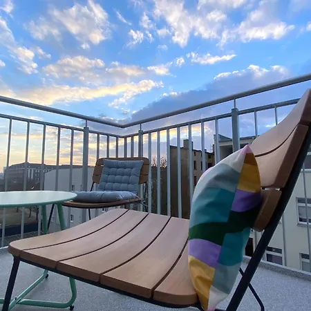 Connect Living - 3 Apartments - Boxspringbett-Balkon-Parkplatz-Arbeitsplatz-Fitness-Sauna-Fahrstuhl Magdeburg