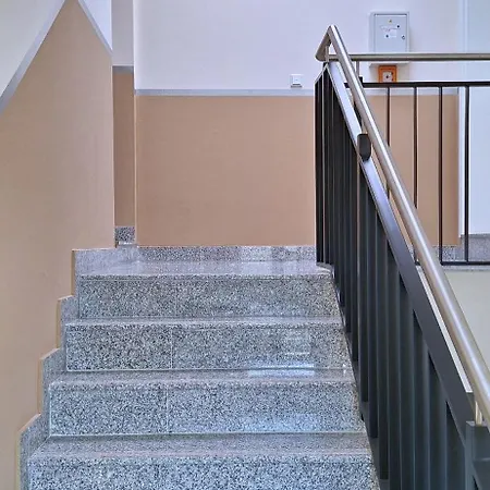 Apartament Connect Living - 3 Apartments - Boxspringbett-Balkon-Parkplatz-Arbeitsplatz-Fitness-Sauna-Fahrstuhl Magdeburg
