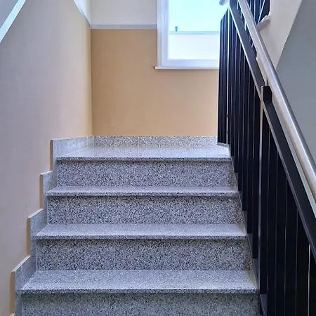 Connect Living - 3 Apartments - Boxspringbett-Balkon-Parkplatz-Arbeitsplatz-Fitness-Sauna-Fahrstuhl Apartament *
