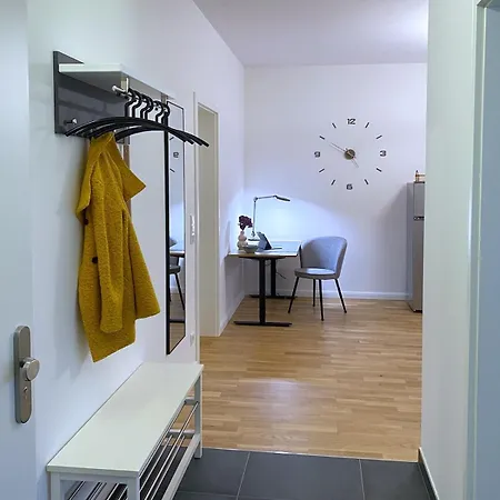 Appartement Connect Living - 3 Apartments - Boxspringbett-Balkon-Parkplatz-Arbeitsplatz-Fitness-Sauna-Fahrstuhl Magdebourg