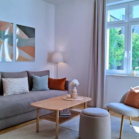 Connect Living - 3 Apartments - Boxspringbett-Balkon-Parkplatz-Arbeitsplatz-Fitness-Sauna-Fahrstuhl Appartement *