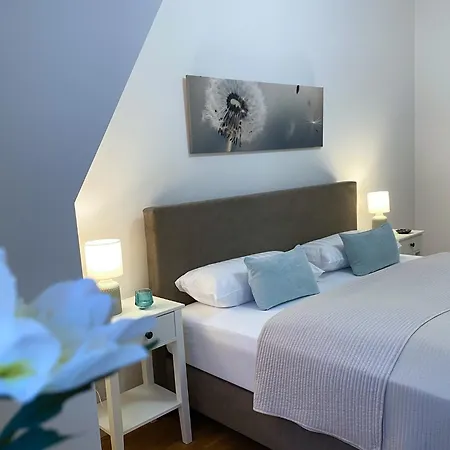 Apartament Connect Living - 3 Apartments - Boxspringbett-Balkon-Parkplatz-Arbeitsplatz-Fitness-Sauna-Fahrstuhl