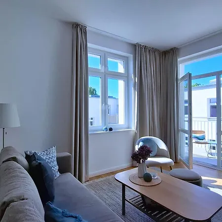 Connect Living - 3 Apartments - Boxspringbett-Balkon-Parkplatz-Arbeitsplatz-Fitness-Sauna-Fahrstuhl