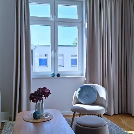 Apartament Connect Living - 3 Apartments - Boxspringbett-Balkon-Parkplatz-Arbeitsplatz-Fitness-Sauna-Fahrstuhl