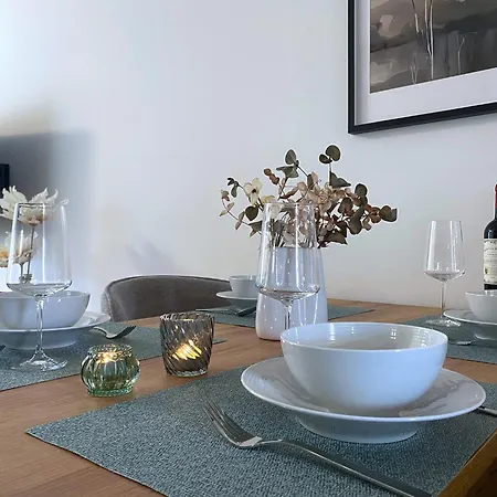Connect Living - 3 Apartments - Boxspringbett-Balkon-Parkplatz-Arbeitsplatz-Fitness-Sauna-Fahrstuhl Apartament