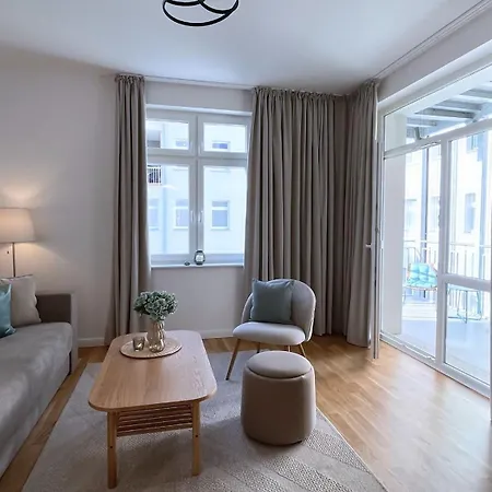 Connect Living - 3 Apartments - Boxspringbett-Balkon-Parkplatz-Arbeitsplatz-Fitness-Sauna-Fahrstuhl Magdeburg