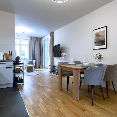 Appartement Connect Living - 3 Apartments - Boxspringbett-Balkon-Parkplatz-Arbeitsplatz-Fitness-Sauna-Fahrstuhl Magdebourg