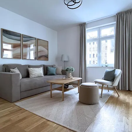 Connect Living - 3 Apartments - Boxspringbett-Balkon-Parkplatz-Arbeitsplatz-Fitness-Sauna-Fahrstuhl Magdebourg